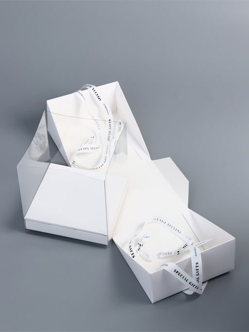 Коробка под бенто - торт с ленточками, белая, 15.5×15.5×16 см