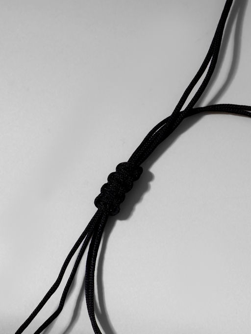 Цена за 2 шт. Браслет-оберег «Рука счастья Хамса» хрусталики, цвет чёрно-синий с чернёным серебром, d=8 см