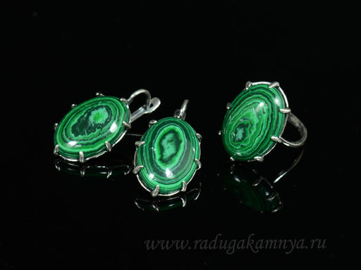 Кольцо Серьги с малахитом имитация размер 19