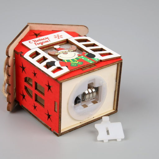 Ёлочная игрушка Дом с оленем, 8.7х4.6 см, 1 LED, от батареек, свечение тёплое белое - Luazon lighting фото 3