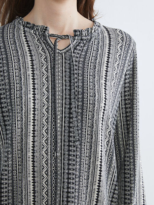 Ba?lamal? Yaka Desenli Bluz