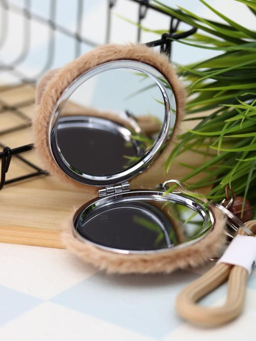 Плюшевое раскладное зеркало брелок "Capybara", коричневое (7*7 см)