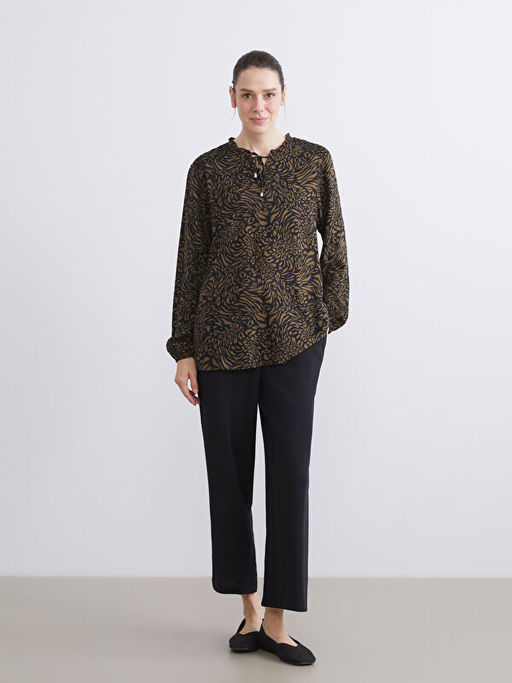 Ba?lamal? Yaka Desenli Bluz