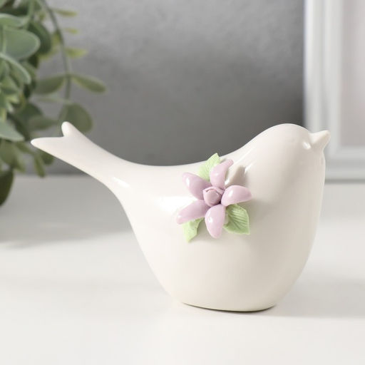 Фигурка керамика «Птичка белая с сиреневым цветком», 12.4×5×6.7 см