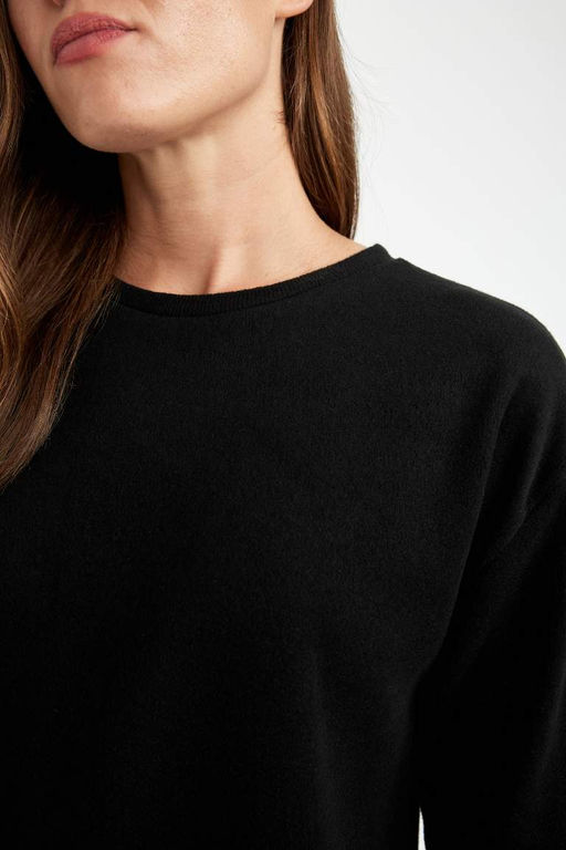 Женская черная однотонная футболка с длинным рукавом из ткани селаник стандартного кроя с круглым вырезом - Defacto фото 5