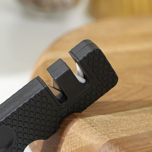 Точилка для ножей Доляна «Ловкач», 2 деления, чёрная