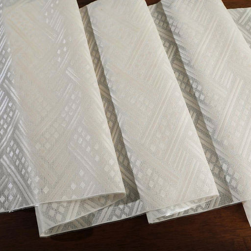 Скатерть ПВХ "Орнамент" 137х320см, длина стола до 280см, на 12 персон, "LACE" фактурная, на пленке, беж с перламутром, упак. "классическая" п/э 32х41см т.м. "Домашняя Мода" (Китай)