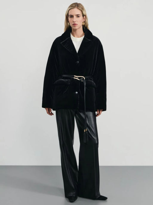 Куртка из бархата с поясом и акцентной деталью / Zarina фото 2