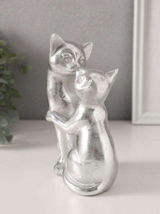 Фигурка полистоун Кот с кошкой. Поцелуй, серебро, 12?7.5?16 см