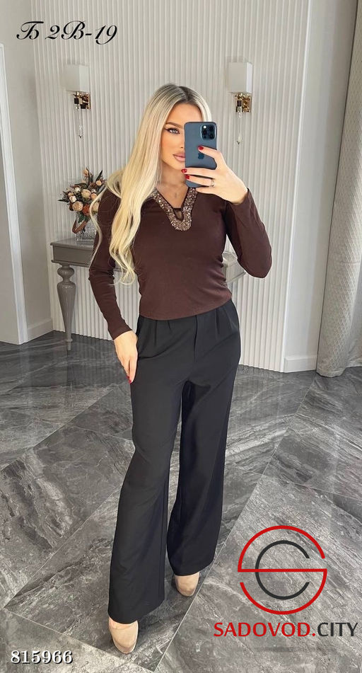 Лонгслив женский с пайетками - Bruno фото 2