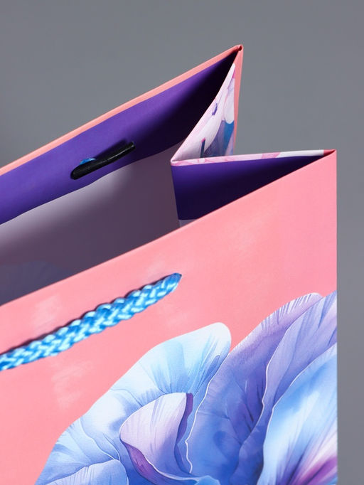 Пакет подарочный ламинированный, «Взгляд фиалки», нежно розовый, 18×22.3×10 см