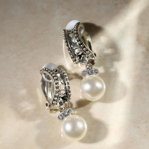 Серьги клипсы для ушей QF «Грейс», звёзды с бусинами, белые в чернёном серебре