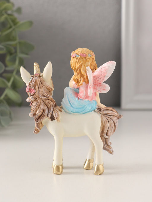 Фигурка полистоун Девочка-фея верхом на единороге, 8.5?5?10 см