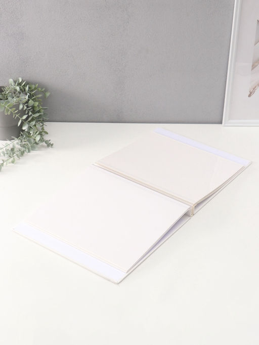 Фотоальбом магнитный на 20 листов Енотик с сердечком, кожзам, в коробке, 2.6?32?33.5 см