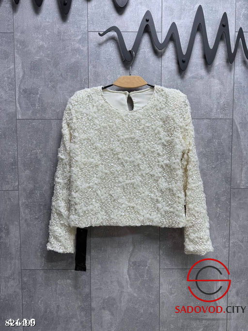 Блуза с пайетками и объемными цветами