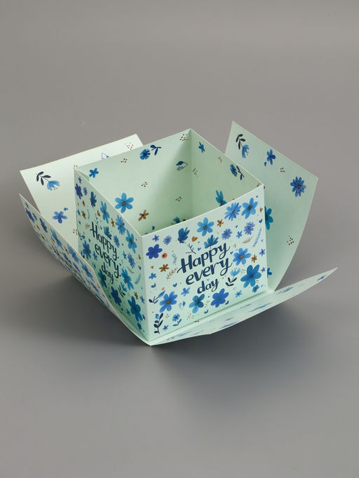 Коробка подарочная "Бабочки, Счастья" 14.5×14.5×12.7 см