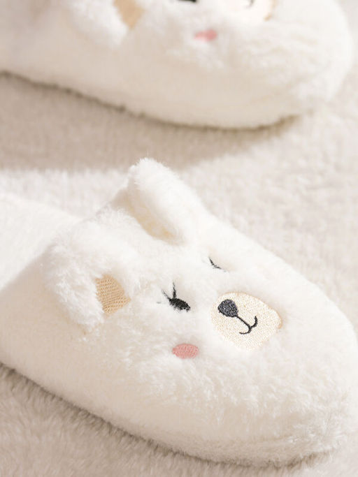 Pel?? Kad?n Ev Terli?i