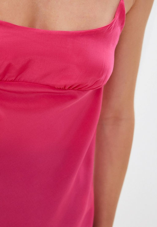 Блузка-топ с открытой спиной