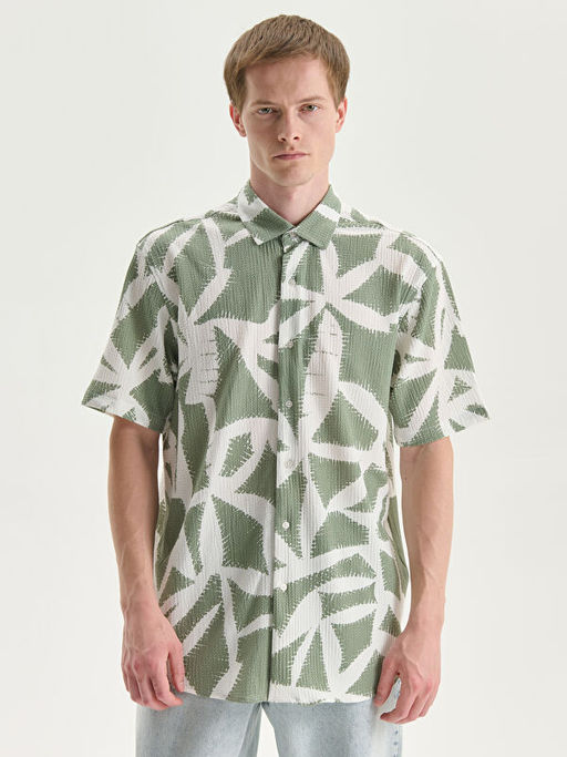 Regular Fit K?sa Kollu Desenli Erkek G?mlek