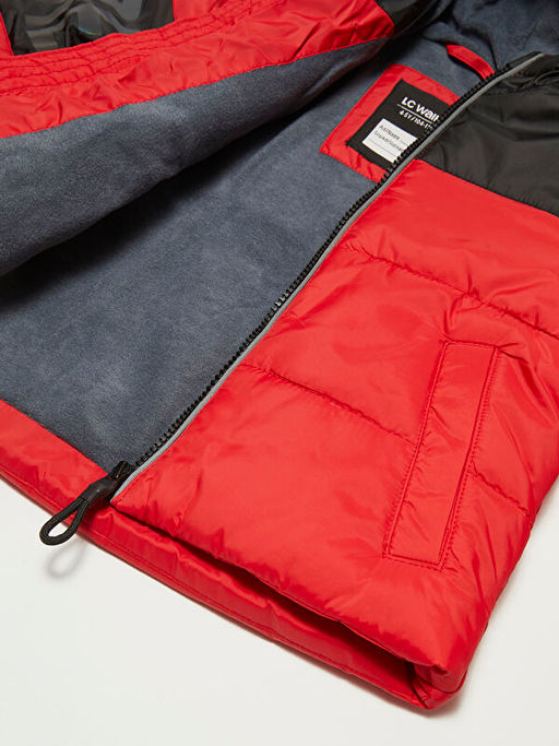 Kap??onlu Renk Bloklu Erkek ?ocuk Kal?n ?i?me Mont - Waikiki фото 3