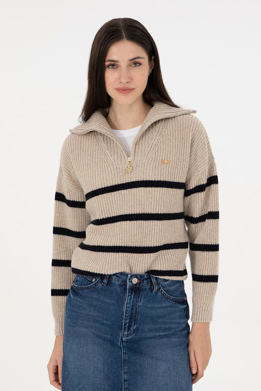 Женский свитер с v-образным вырезом и камнями Неожиданная скидка в корзине