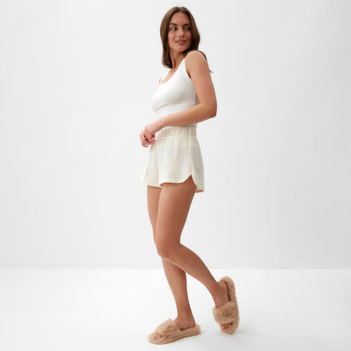 Шорты женские KAFTAN Basic line, размер 42, молочные
