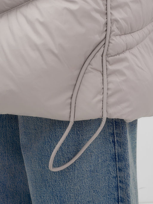 Пальто зимнее утепленное с мехом и капюшоном тренд светло-коричневого цвета 7745SK - Visdeer фото 6