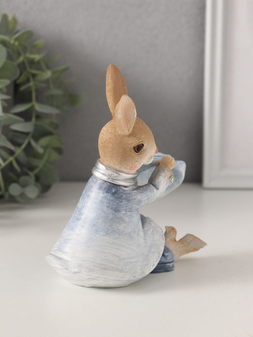 Фигурка полистоун Зайка в шляпке и дождевике: с птичкой, синий, 11?7?13 см