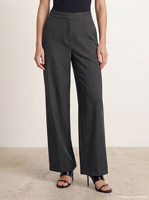 Standart Fit Kad?n Pileli Kuma? Pantolon