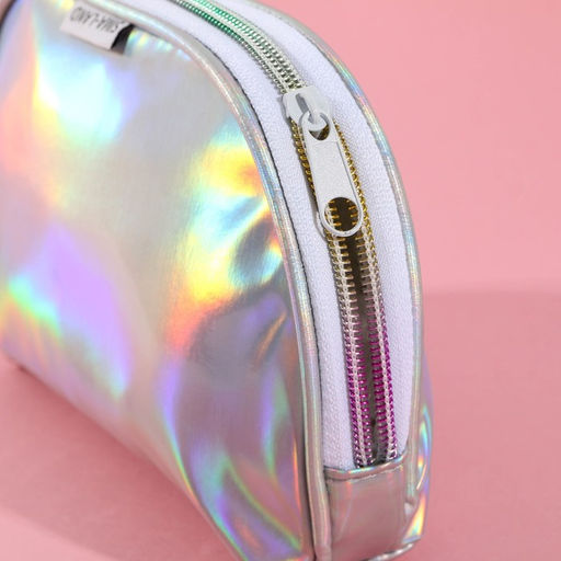 Косметичка-трапеция «В центре внимания», голографический PVC, 20×13 см