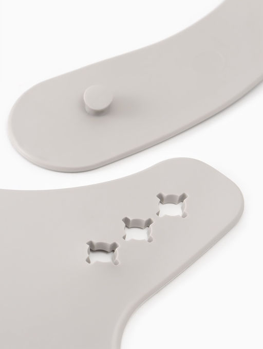 Нагрудник детский, серый