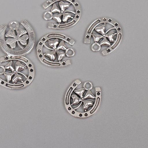 Цена за 2 шт. Металлический элемент, декоративная подвеска Арт Узор. Подкова с клевером, серебро, набор 6 шт., 1.1?1.4 см