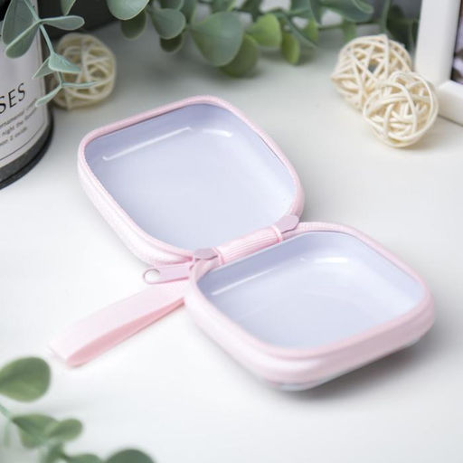 Цена за 2 шт. Шкатулка металлическая на молнии с петелькой «Зайчата на велосипеде», 6.5×6.5×3 см