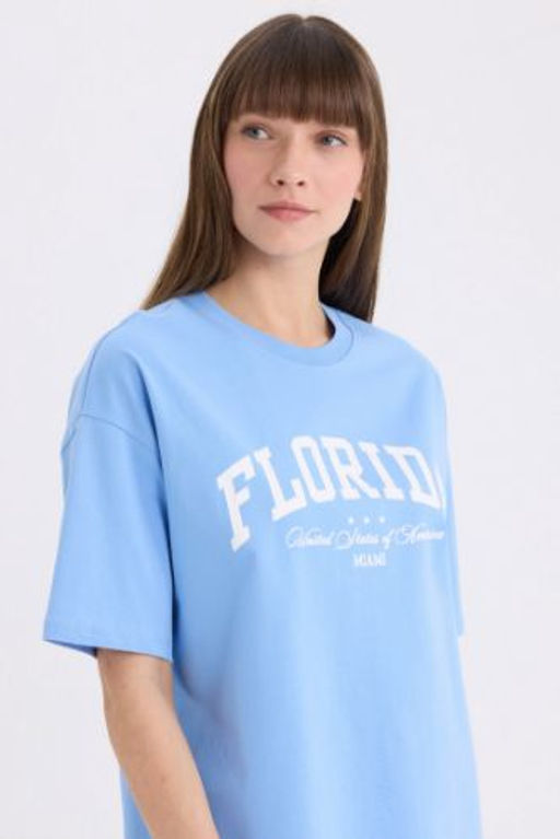 Oversize Genis Kal?p Bisiklet Yaka Bask?l? K?sa Kollu Tisort