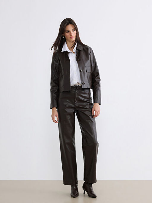 Standart Fit Kad?n Deri G?r?n?ml? Pantolon