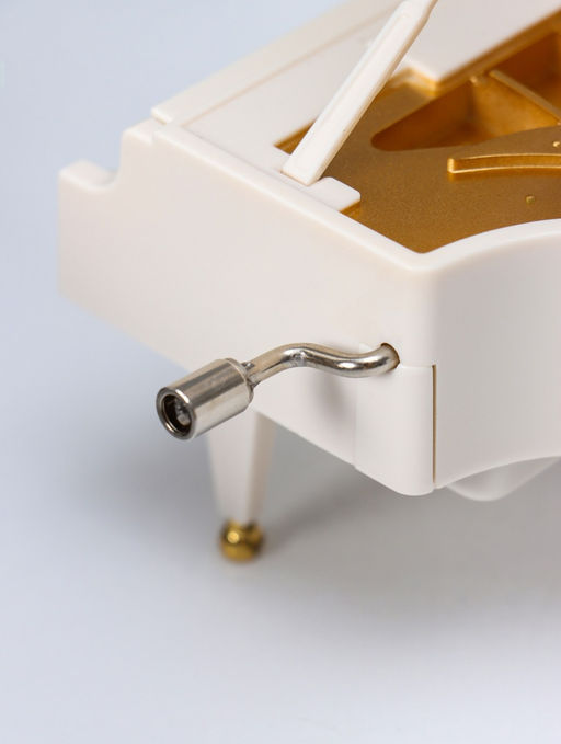 Шкатулка музыкальная механическая «Пианино», белая, 9×10.5×6.2 см