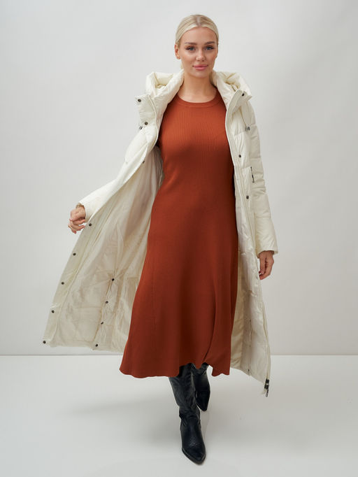 Пальто утепленное стеганное зимнее с капюшоном женское бежевого цвета 9611B - Mtforce фото 20