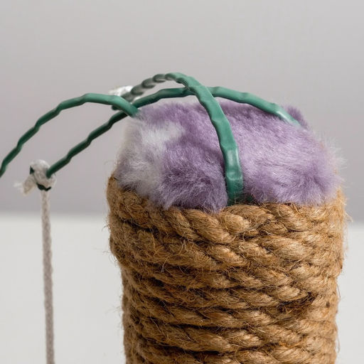 Лежанка с когтеточкой для котят, 34 х 26 х 34 см, джут, микс цветов - Пижон фото 7