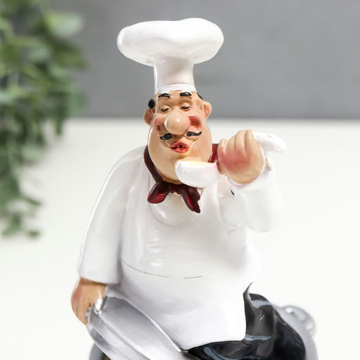 Фигурка полистоун «Повар на кастрюле: снимает пробу», 18.3×9×9.3 см