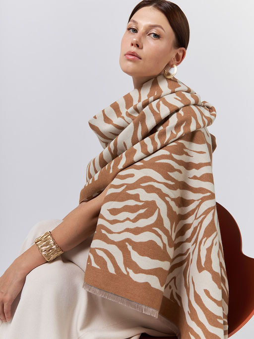 В СОСТАВЕ ШЕРСТЬ И КАШЕМИР Большой, мягкий, теплый однотонный двусторонний палантин - Tantino фото 8