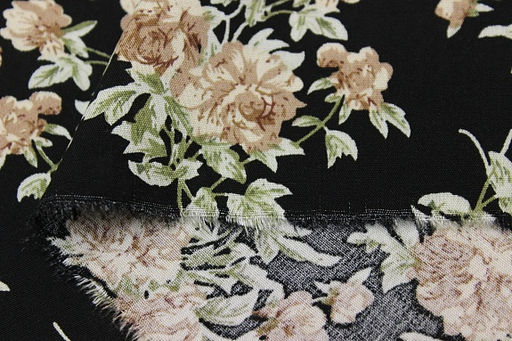 Мерный лоскут (ткань в отрезах) - Штапель Цветочный романс цв.бежевый/черный, ш.1.44м - Купава фото 5