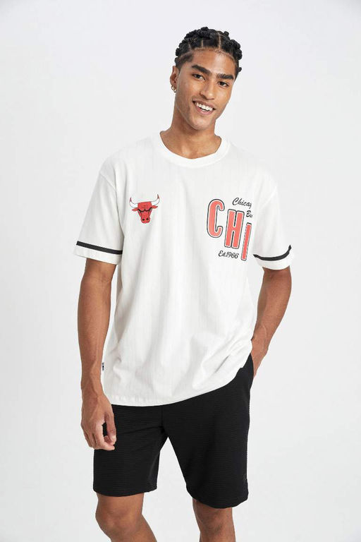 DeFactoFit Футболка свободного кроя с круглым вырезом и короткими рукавами NBA Chicago Bulls фото 3