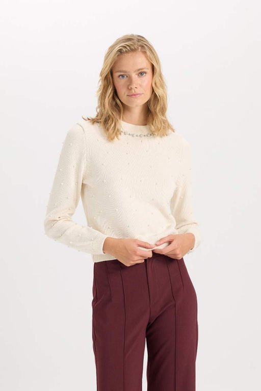 Женский трикотажный свитер обычного кроя с круглым вырезом и жемчугом - Defacto фото 3