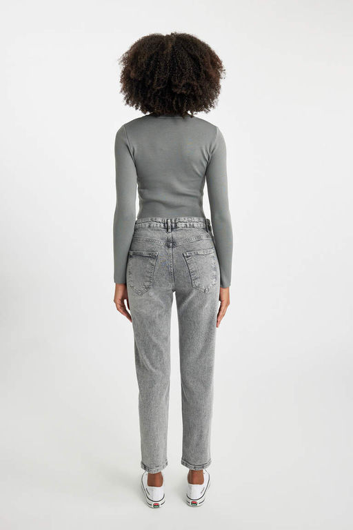 Lina Comfort Mom Fit Высокая удобная посадка Легкие джинсовые брюки с тонкой талией длиной до щиколотки - Defacto фото 7