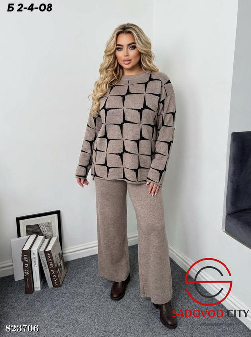 Костюм женский с рисунком