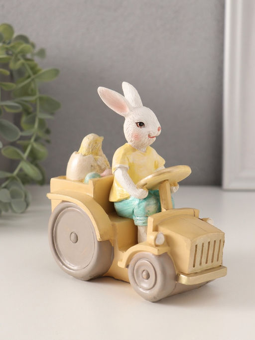 Фигурка полистоун Заяц-тракторист с цыплёнком и яичками в кузове, 13?7.5?12 см