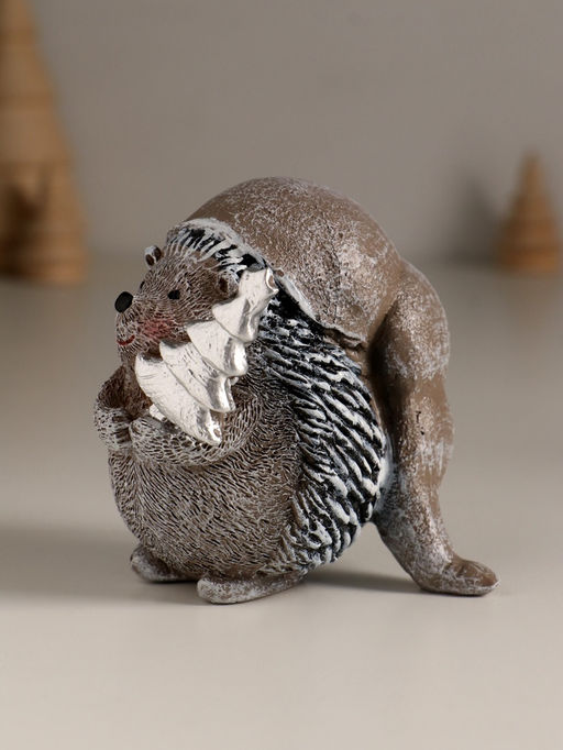 Фигурка полистоун «Ёжик в длинном колпаке», 8×5.7×8 см, МИКС