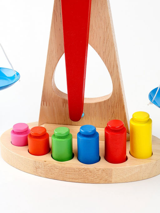 Игровой деревянный набор «Весы с гирями»