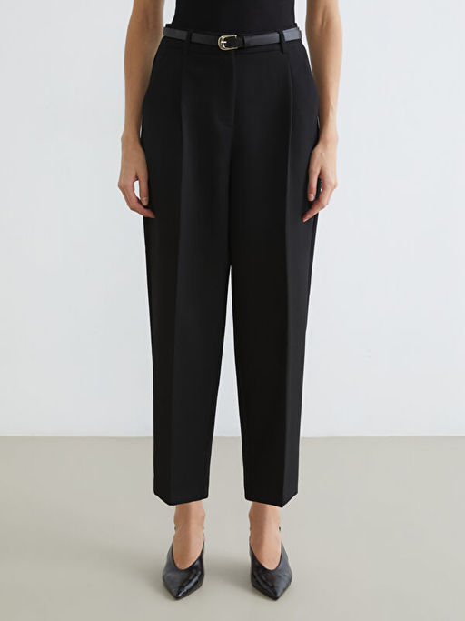 Beli Kemerli Pileli Kad?n Cigarette Pantolon