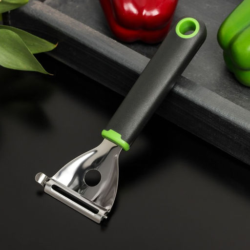 Овощечистка Доляна Lime, 17,5×6 см, цвет чёрно-зелёный